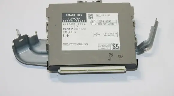 Lexus RX 450H Keyless (KESSY) go control unit/module 8999048250