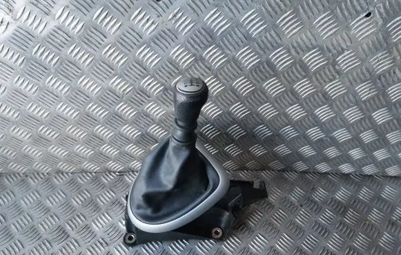 Nissan Qashqai Gear shifter/selector JD500 112102067 50342041