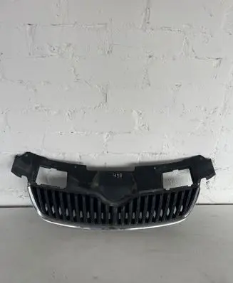 Skoda Fabia Mk2 (5J) Front grill 5J0853668A