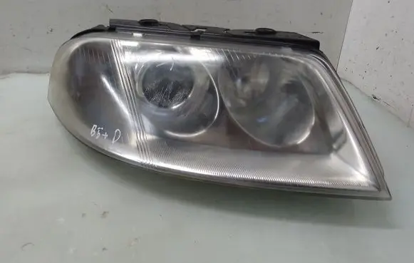 Volkswagen PASSAT B5.5 Headlight/headlamp 3B0941016