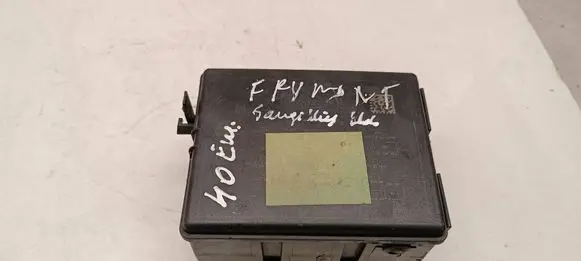 Fiat Freemont Fuse module 68068355AE 72033R 03651329