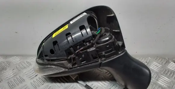 Toyota Auris E180 Front door electric wing mirror 026983