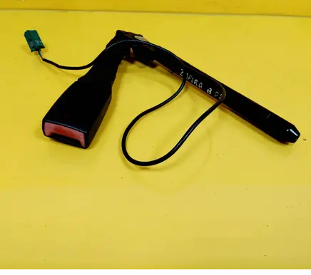 Opel Zafira B Front seatbelt buckle G601788301