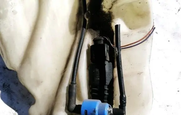 Audi A4 S4 B5 8D Windscreen/windshield washer pump