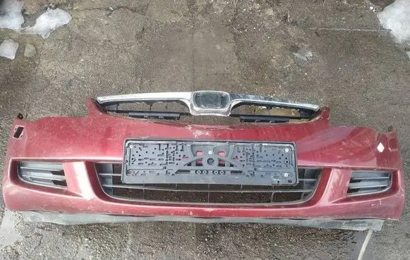 Honda Civic Front bumper RAUDONAS