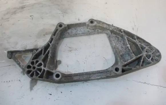 Audi A3 S3 A3 Sportback 8P Engine mounting bracket 8K0599287J