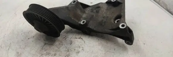 Opel Zafira A Generator/alternator bracket 24459840