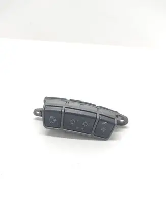 Steering wheel buttons/switches