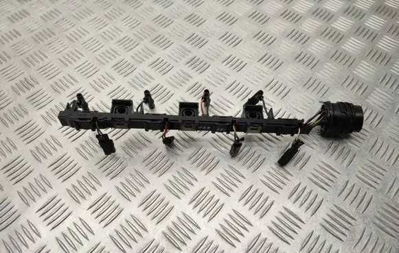 Volkswagen PASSAT B6 Fuel injector wires 03G971826A