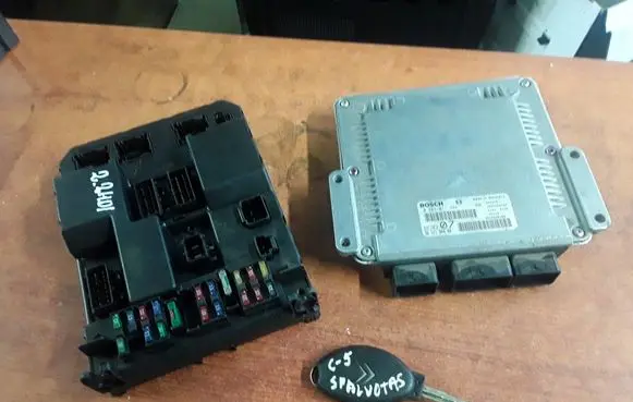 Citroen C5 Engine ECU kit and lock set 0281011394 9651196880