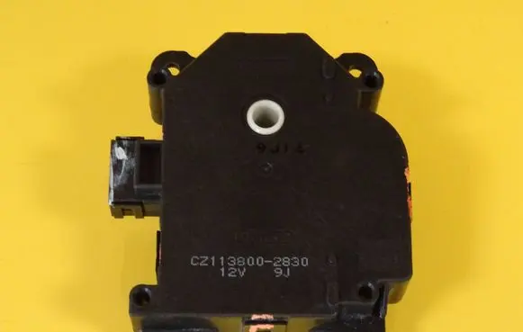 Mitsubishi Colt Air flap motor/actuator CZ113800-2830 CZ1138002830