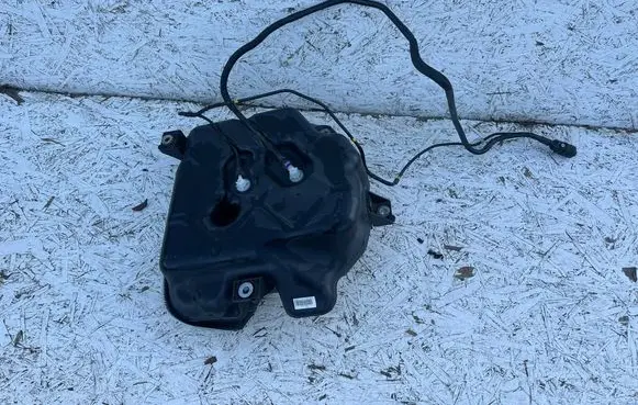 Audi Q5 SQ5 AdBlue liquid reservoir 8R0131877J