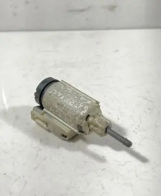 Audi A4 S4 B6 8E 8H Brake pedal sensor switch 8E0927189B 19322005