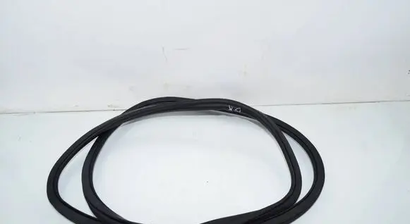 BMW 7 G11 G12 Rubber seal rear door 7454424 51727454424