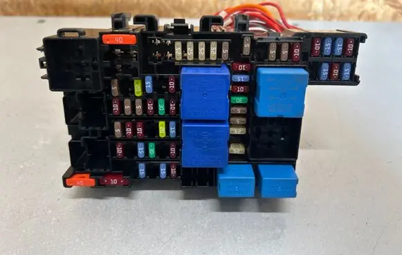 Renault Arkana Fuse module 8200351488