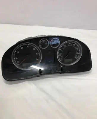 Volkswagen PASSAT B5.5 Speedometer (instrument cluster) 3B0920927B 050902212057 VWZ7Z0B6068214
