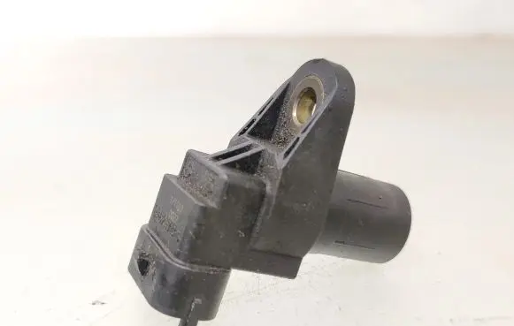 Mercedes-Benz C W204 Camshaft position sensor A0051531328