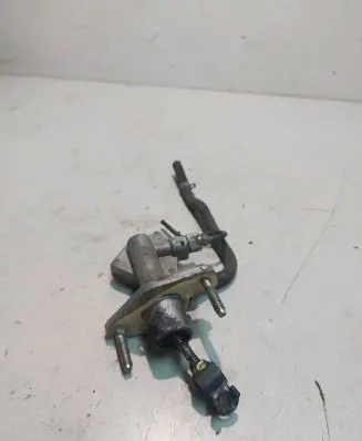 Honda CR-V Clutch master cylinder