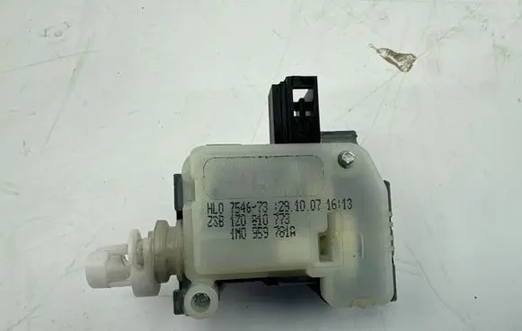 Skoda Octavia Mk2 (1Z) Central locking motor 1M0959781A