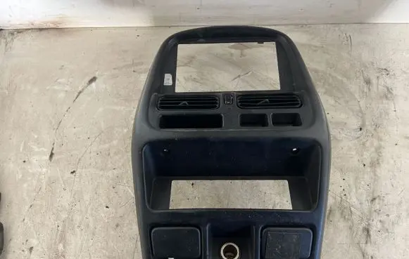 Nissan Navara D22 Center console 