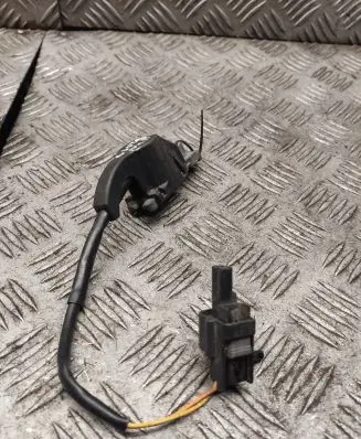 Volvo V40 Airbag deployment crash/impact sensor P31305432