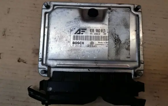 Audi A4 S4 B5 8D Engine control unit/module 038906019L 1039S00653 3M2112A650GA