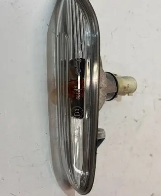 BMW 5 E60 E61 Front fender indicator light 8382104