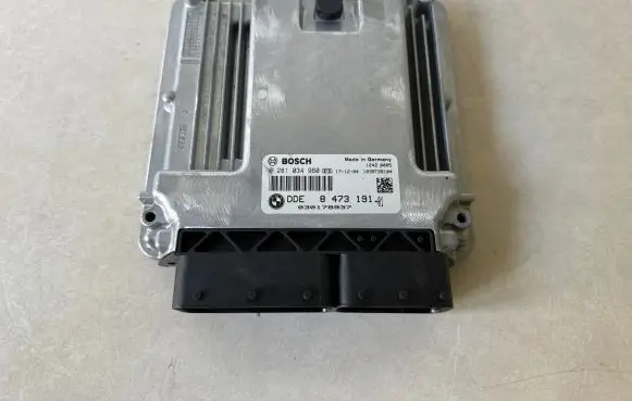 BMW X5 F15 Engine control unit/module 8473191