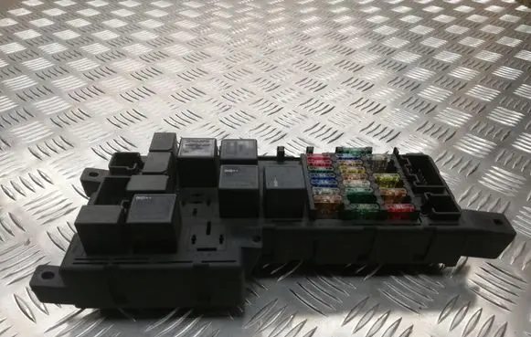 Volvo S60 Fuse module 518787205