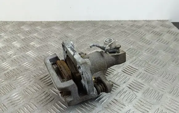 Suzuki SX4 S-Cross Rear brake caliper