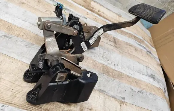 Chrysler Grand Voyager V Brake pedal 04721199AD 154545 5762490