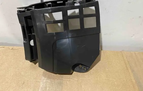 Volvo XC40 Fender mounting bracket 31455243 32341535