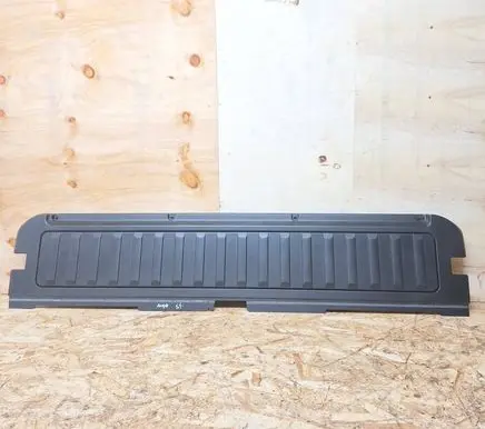 BMW X5 E53 Tailgate trim 8402197 51498402197 8243504