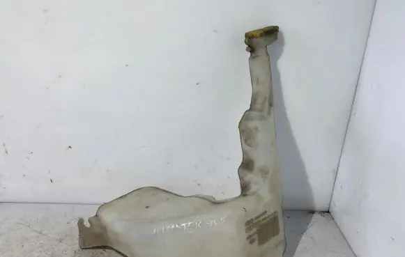 Renault Master II Windshield washer fluid reservoir/tank 8200146985