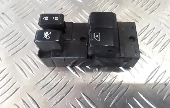 Nissan Note (E12) Electric window control switch