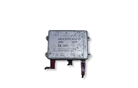 Audi A4 S4 B7 8E 8H Aerial antenna amplifier 8E0035456D