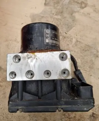 Volkswagen Golf IV ABS Pump 1J0907379G 3X6786 10094903403