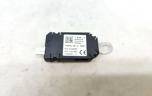 Tesla Model 3 Aerial antenna amplifier 109804600C 21024000011 920573021