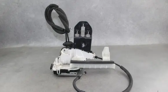 Dodge Dart Front door lock P68175234AAA P68175234 68175234