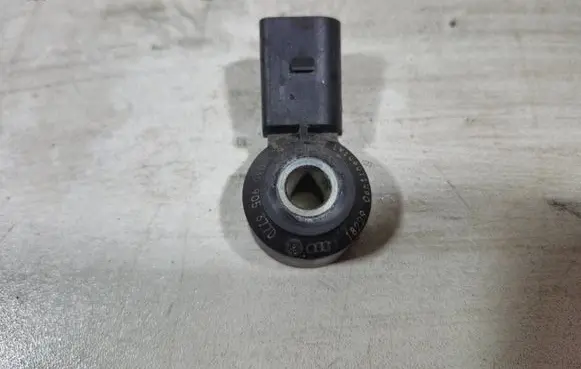 Volkswagen Crafter Detonation knock sensor 030905377D