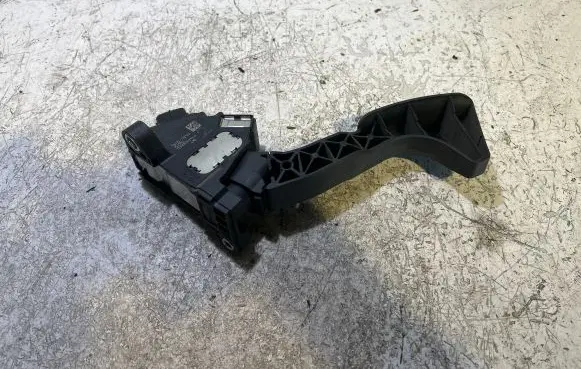 Toyota Auris E180 Accelerator throttle pedal 7811002120 152550 13388092944