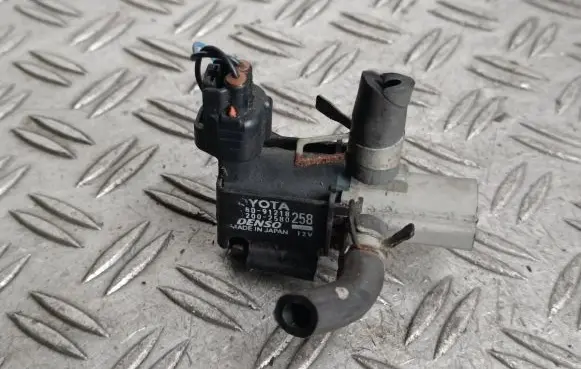 Toyota Corolla Verso AR10 Vacuum valve 8091218 82002580