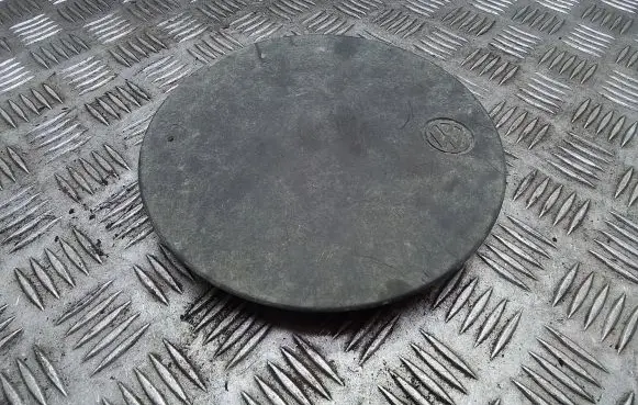 Volkswagen Transporter - Caravelle T4 Original wheel cap 701601149