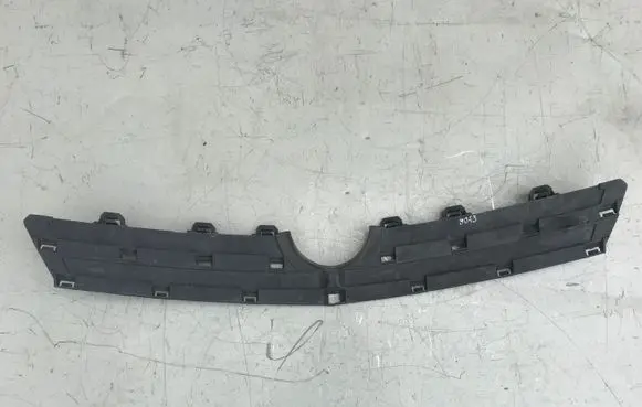 Opel Insignia A Front bumper upper radiator grill 13282567 551004542