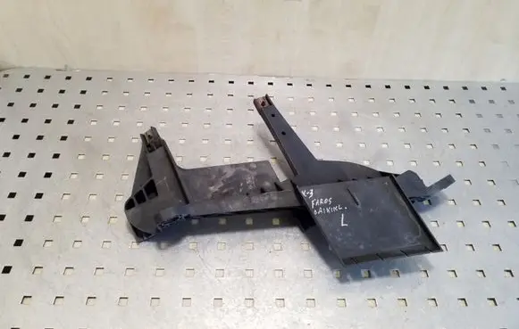 BMW X3 E83 Headlight/headlamp mounting bracket 1301073024