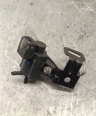 Opel Astra J Turbo solenoid valve 897288