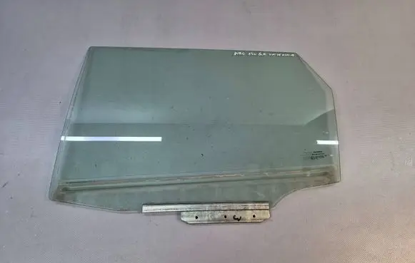Toyota Auris E180 Rear door window glass 43R001583