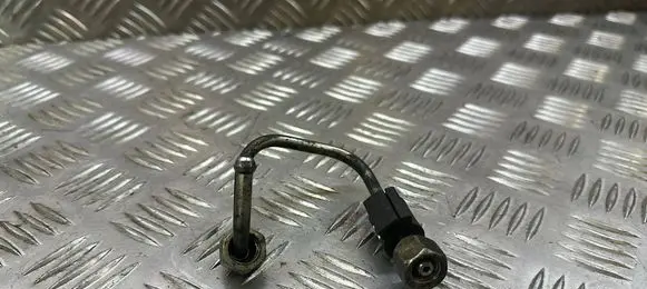Skoda Rapid (NH) Fuel injector supply line/pipe 