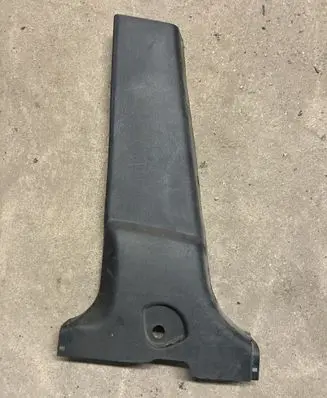 Hyundai Tucson JM (B) pillar trim (bottom) 858352E000 858352E00 858352000