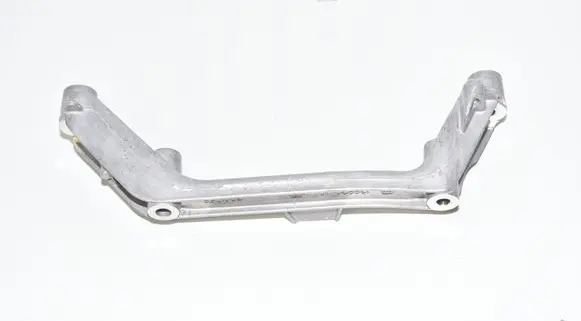 Engine mounting bracket